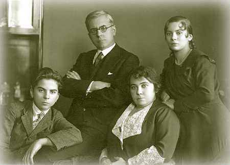 Ferdinand Lev z družino